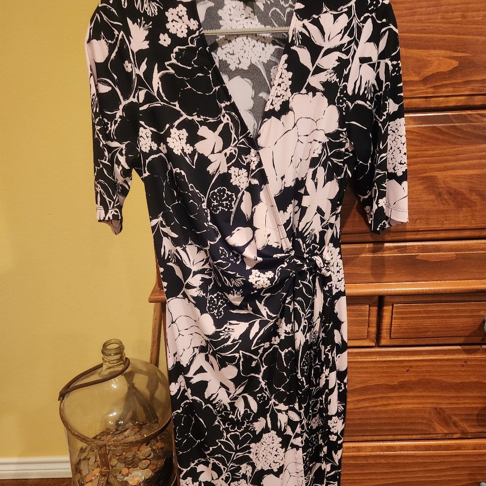 Connected Apparel Women's Size 10 Floral Print Faux Wrap Waist midi Dress